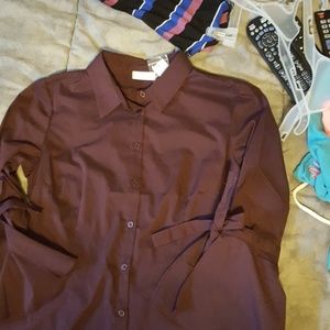 Lovely top with darts at the bodice, bell sleeves